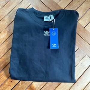 (NWT) ADIDAS Oversized Tee
